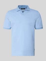 Regular Fit Poloshirt aus Baumwolle mit V-Ausschnitt von MAERZ Muenchen - 2
