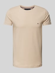 Slim Fit T-Shirt mit Logo-Stitching von Tommy Hilfiger Beige - 44