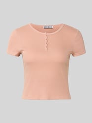 T-shirt z okrągłym dekoltem od REVIEW Fuksjowy - 46