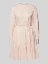 Knielanges Hemdblusenkleid mit Knopfleiste und Bindegürtel von BOSS Orange Pink - 18