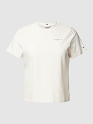 PLUS SIZE T-Shirt mit Label-Details von Tommy Hilfiger Curve Weiß - 9