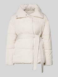 Kurtka pikowana z wiązanym paskiem model „Margitta” od LeGer - 2