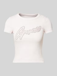 T-shirt z obszyciem ozdobnymi kamieniami od GUESS Fuksjowy - 27
