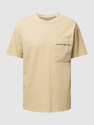 T-Shirt mit Brusttasche Modell 'NUANCE BY NATURE™' von Knowledge Cotton Apparel Beige - 29