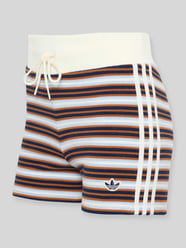 Szorty o kroju slim fit z aplikacją z logo od adidas Originals - 2
