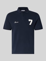 koszulka polo o kroju regular fit z wyhaftowanym logo od REVIEW - 19