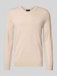 Strickpullover aus Merino-Mix mit V-Ausschnitt von Christian Berg Men Beige - 15