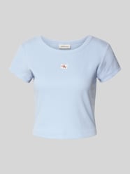 T-shirt o krótkim kroju z detalem z logo od Calvin Klein Jeans - 5