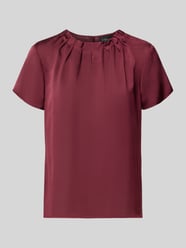 Kurzarmbluse mit zartem Faltenausschnitt von s.Oliver BLACK LABEL Bordeaux - 15