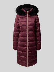 płaszcz pikowany w kroju regular fit z czystej bawełny z kołnierzem ze sztucznego futra od Christian Berg Woman Selection - 24