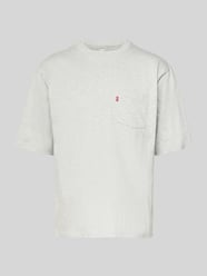 T-shirt o kroju relaxed fit z czystej bawełny od Levi's® - 29