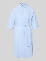 Knielanges Hemdblusenkleid mit Bindegürtel Modell 'DERBY' von 0039 Italy - 36