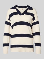 Sweter z dzianiny z dekoltem w serek model „KANITA” od Soyaconcept - 5