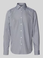 Regular Fit Businesshemd aus reiner Baumwolle Modell 'JOE' von BOSS - 45