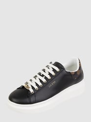 Sneaker mit Logo-Muster von Guess - 46