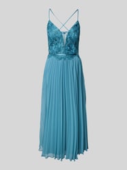 Cocktailkleid mit Spitzenbesatz und Plisseefalten von V.M. - 31