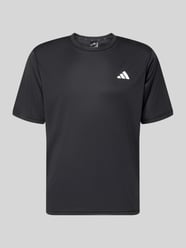 T-shirt o kroju regular fit z nadrukiem z logo od adidas Training - 27