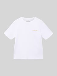 t-shirt z nadrukiem z motywem z tyłu model 'MONTAUK' od JACK & JONES - 1