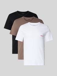 Zestaw t-shirtów o kroju regular fit z czystej bawełny model 'T-SHIRT RN TRIPLET P' od HUGO Fuksjowy - 7