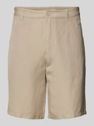 Bermudy lniane o kroju regular fit ze szlufkami na pasek od Armani Exchange - 45