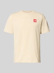 Regular Fit T-Shirt mit Logo-Print von The North Face - 37