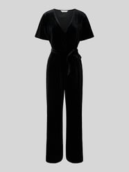 Regular Fit Jumpsuit mit V-Ausschnitt von Apricot - 45