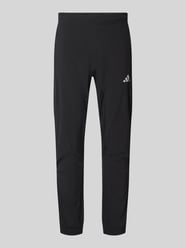 Slim Fit Sweatpants mit Logo-Print von adidas Training - 29