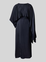 Tailliertes Midikleid mit abnehmbarem Schulterteil von s.Oliver BLACK LABEL - 24