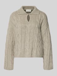 Sweter z dzianiny ze ściegiem warkoczowym Model 'Pavana Peony' od MSCH Copenhagen - 6