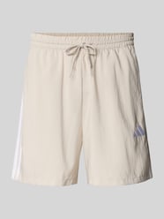 Szorty Sport o kroju regular fit z paskami w kontrastowym kolorze od adidas Sportswear - 31