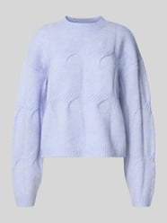 Sweter o kroju relaxed fit z dzianiny z dodatkiem wełny model ‘JENNA’ od PIECES - 16