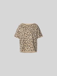 T-Shirt mit Allover-Animal-Print von Juvia Beige - 20