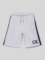 Szorty dresowe o kroju relaxed fit z mieszanki bawełny model 'VARSITY' od Calvin Klein Jeans - 6