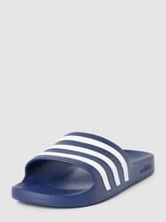 Slides mit labeltypischen Kontraststreifen Modell 'ADILETTE' von ADIDAS SPORTSWEAR Blau - 5