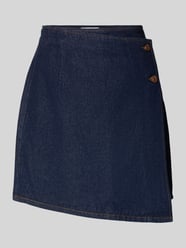 Krój regular fit minispódniczka o kroju kopertowym model 'Lisana' od YAS - 47