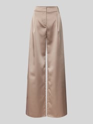 Regular Fit Bundfaltenhose aus Satin mit Paspeltasche am Gesäß von Jake*s Cocktail Braun - 15