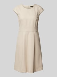 Knielanges Kleid mit Strukturmuster von More & More Beige - 3