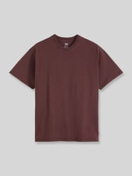 T-shirt o kroju regular fit z czystej bawełny z wyhaftowanym logo od Levi's® - 26