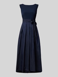 Abendkleid mit Bindegürtel von Christian Berg Cocktail Blau - 23