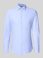 Koszula biznesowa o kroju slim fit z kołnierzykiem typu kent od Jake*s - 29