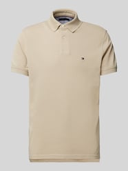 Regular fit poloshirt met labeldetail van Tommy Hilfiger Beige - 35