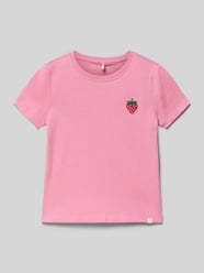 męski t-shirt o kroju regular fit z czystej bawełny model 'VEGA' od ONLY Fuksjowy - 26
