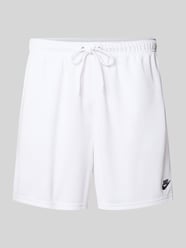 Loose Fit Sportshorts mit Tunnelzug Modell 'Club Mesh' von Nike - 33