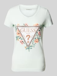 T-Shirt mit Motiv- und Label-Print Modell 'TRIANGLE FLOWERS' von Guess Grün - 41