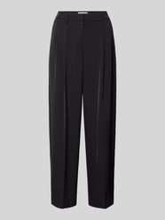 Spodnie o kroju tapered fit z zakładkami w pasie od COMMA - 5
