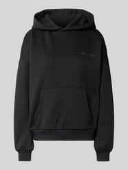 Bluza z kapturem z nadrukiem z logo i kieszenią kangurka od REVIEW - 18