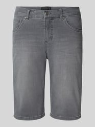 Bermudy o kroju regular fit z denimu z zakładką od Angels - 11