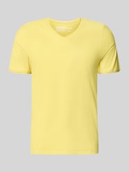 T-shirt met V-hals en rolzoom van MCNEAL - 33