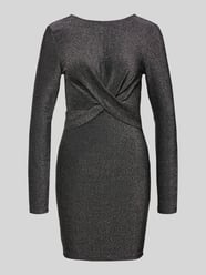 Tailliertes Cocktailkleid in Wickel-Optik Modell 'RICH' von Only - 33