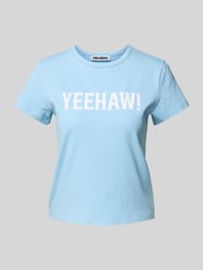 T-shirt z nadrukiem ze sloganem od REVIEW - 36